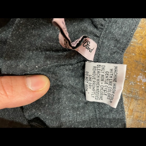 Moms the word maternity top NWOT - Picture 2 of 4